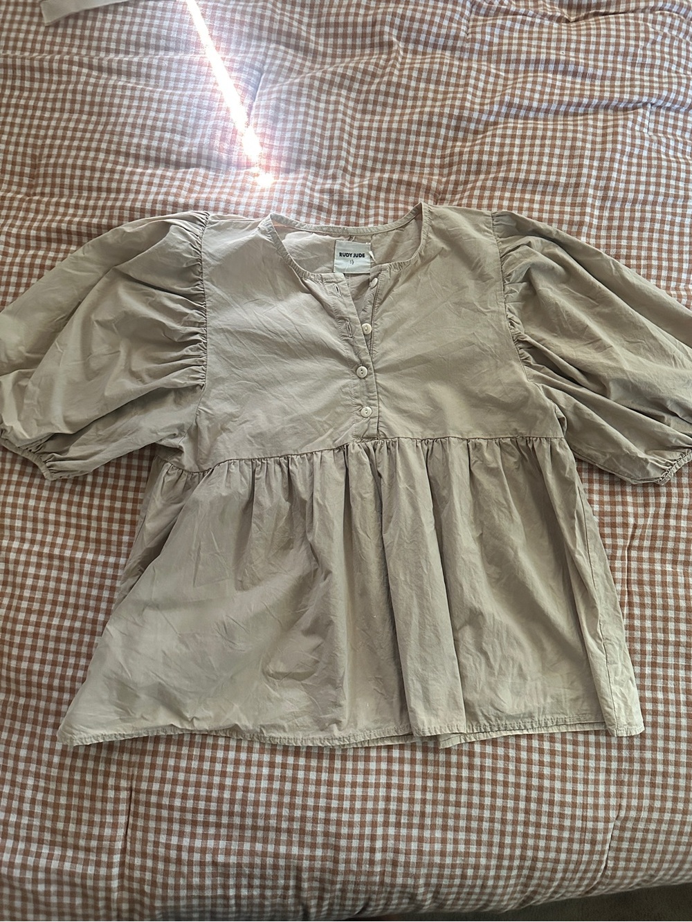Rudy Jude Day Blouse (Light Taupe Puff-Sleeve Peplum Blouse)